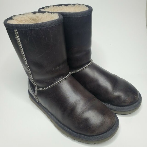 Ugg Australia Chestnut Classic Short Leather Boots - Picture 1 of 3